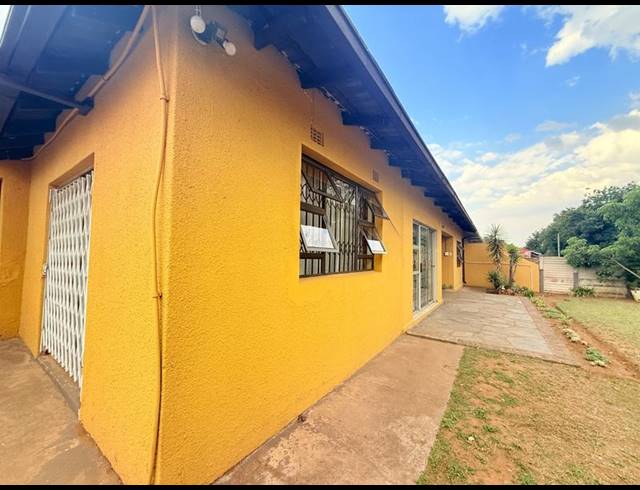 4 BEDROOM HOUSE FOR SALE IN VANDERBIJLPARK CW 3